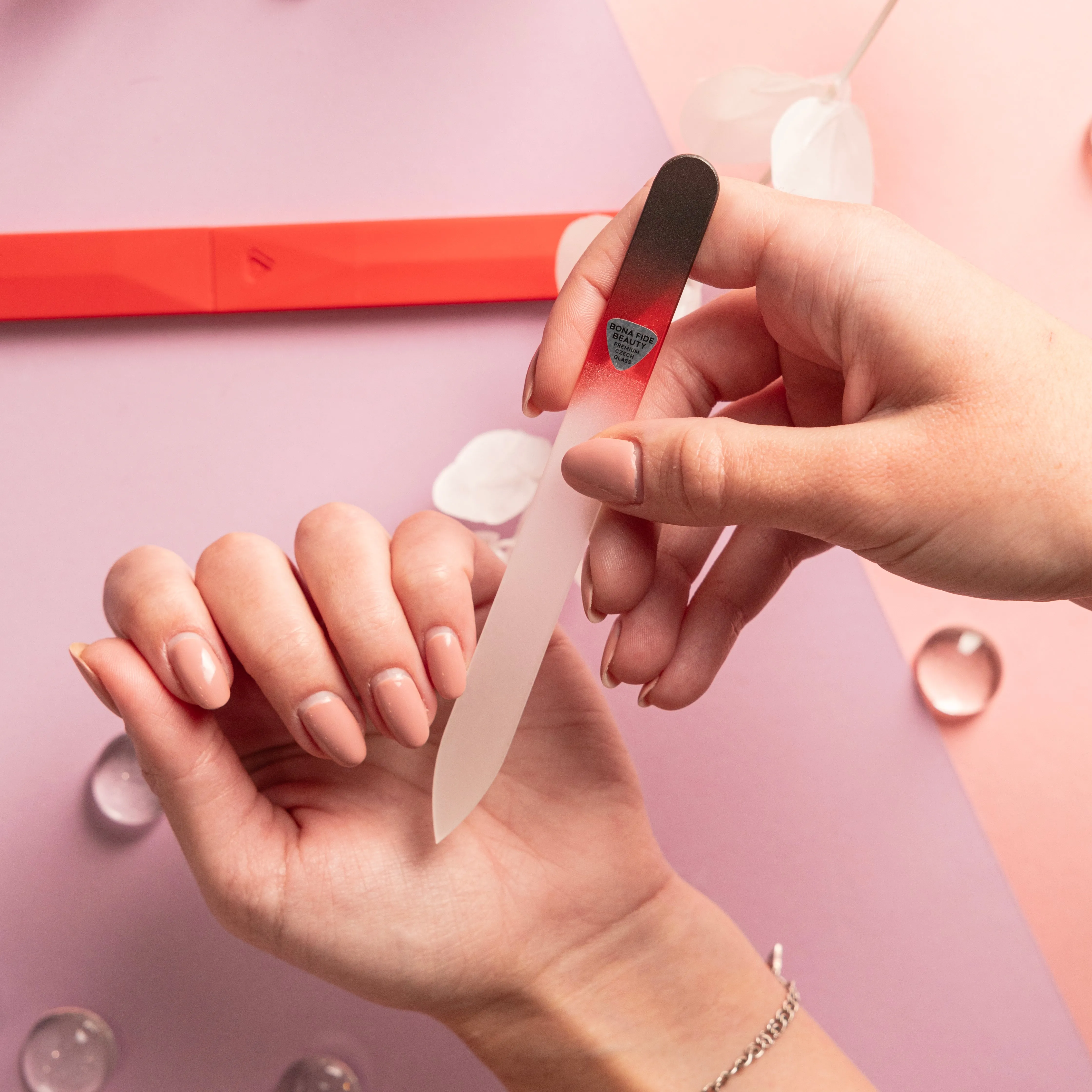 Single Glass Nail File In Black/Red | Hard Case 2.0 Series